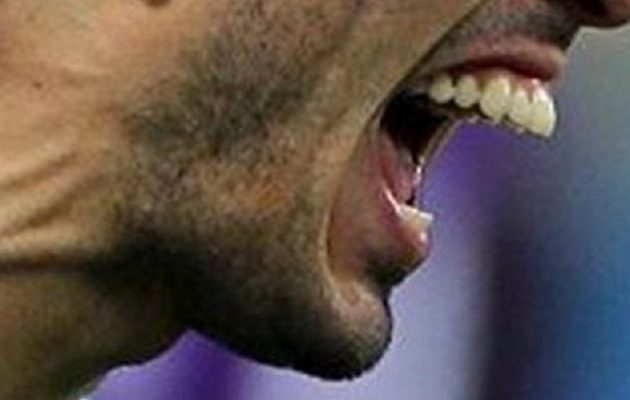 Αυτή είναι είδηση: 51χρονος άνδρας δάγκωσε αστυνομικούς στο Βόλο