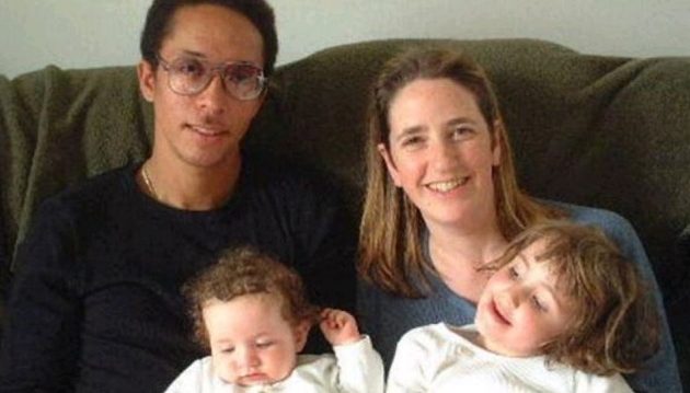 53χρονη ανακάλυψε ότι ο άντρας της ήταν τρίγαμος με 13 παιδιά και δήλωνε πράκτορας