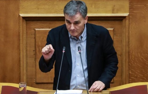 Τσακαλώτος: Ο προϋπολογισμός αυξάνει τα εισοδήματα των λαϊκών στρωμάτων