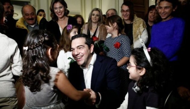 Τσίπρας-Μπαζιάνα: Τα πρωτοχρονιάτικα κάλαντα στο Μέγαρο Μαξίμου