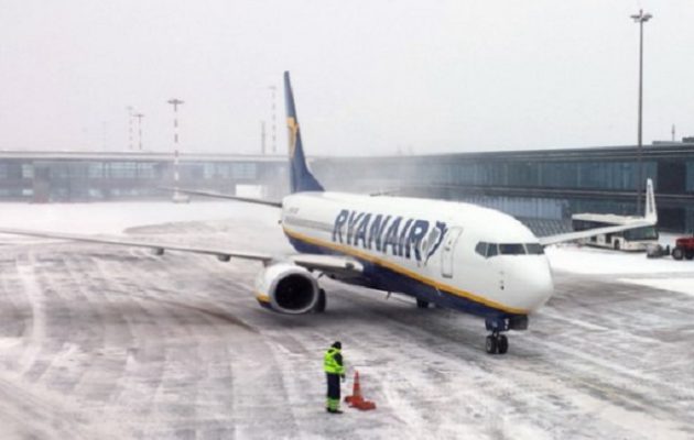 Ομαδική αγωγή κατά της Ryanair έκαναν οι επιβάτες που ταλαιπωρήθηκαν στην Τιμισοάρα (βίντεο)