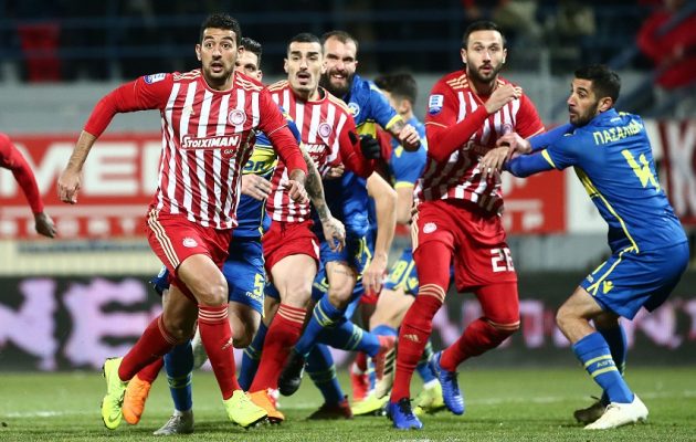 Στο κυνήγι του ΠΑΟΚ ο Ολυμπιακός – Πέρασε με 2-0 από την Τρίπολη