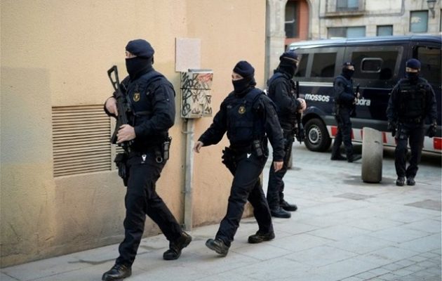 Τζιχαντιστές σχεδίαζαν μαζική επίθεση στη Βαρκελώνη – 17 συλλήψεις