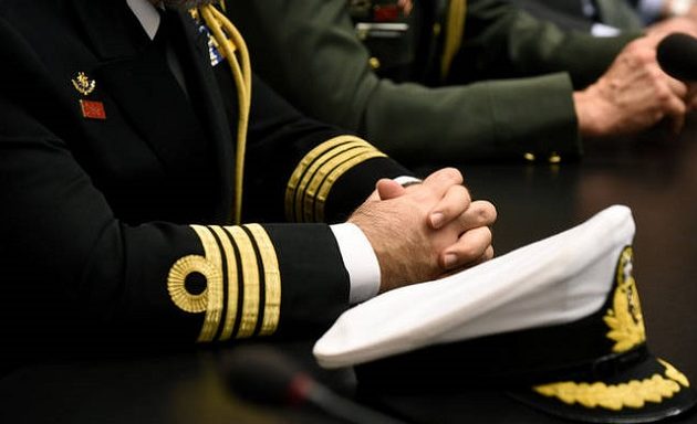 Έκτακτες κρίσεις στις Ένοπλες Δυνάμεις: Ποιοι μένουν και ποιοι φεύγουν