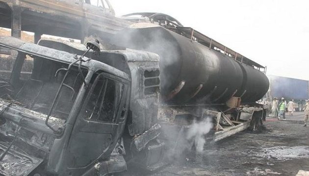 24 άνθρωποι κάηκαν ζωντανοί από φωτιά σε λεωφορείο στο Πακιστάν