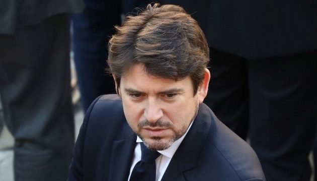 «Φυλλορροεί» ο Μακρόν: Τον εγκατέλειψε και ο σύμβουλος επικοινωνίας του