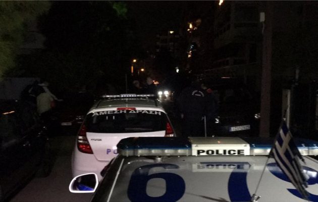 Η αστυνομία συνέλαβε τον 60χρονο άνδρα που πυροβολούσε μέσα από το σπίτι του στον Άγιο Δημήτριο