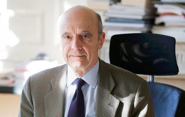 Ο πρώην Γάλλος πρωθυπουργός Αλέν Ζιπέ στηρίζει τον Μακρόν