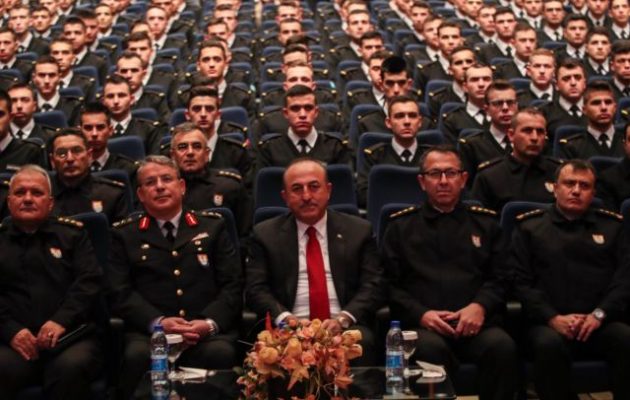 Απίστευτη πρόκληση Τσαβούσογλου: Μην ανεβείτε σε καμία βραχονησίδα – Θα έχουμε ατύχημα στο Αιγαίο