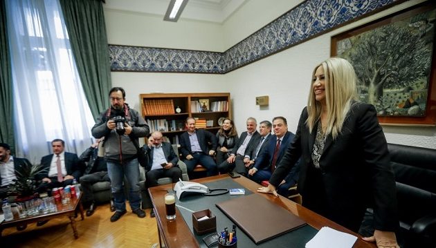 Το ΚΙΝΑΛ «ξέμεινε» ως «εναπομείναν» ΠΑΣΟΚ και λέει «Όχι» στη Συμφωνία των Πρεσπών