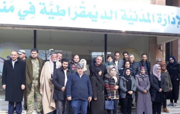 Τη Μανμπίτζ επισκέφθηκε ο Γιάννης Μουζάλας – Έφτασε στο μέτωπο απέναντι στους Τούρκους