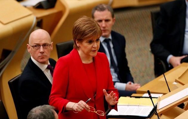 Σκωτία σε Μέι: Βάλε στην άκρη το Brexit και κάνε νέο δημοψήφισμα