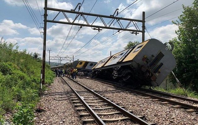 Φονική σύγκρουση τρένων στη Νότια Αφρική – Δύο νεκροί, δεκάδες τραυματίες