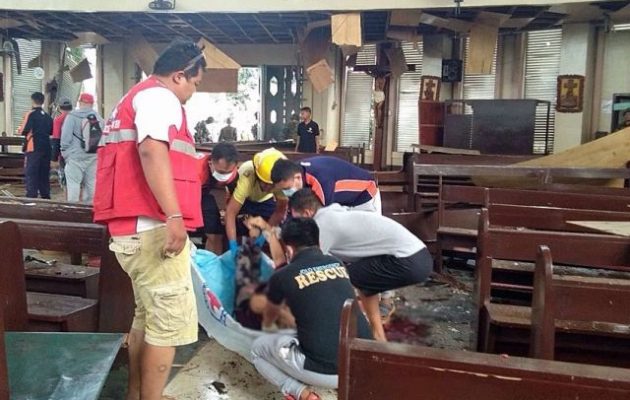 Μακελειό από το Ισλαμικό Κράτος σε εκκλησία στις Φιλιππίνες – Δεκάδες τα θύματα
