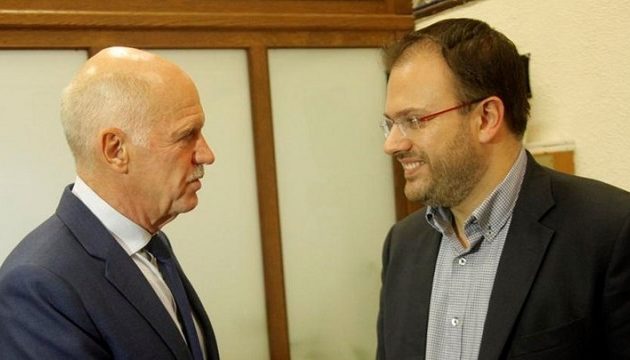 Ο Παπανδρέου στηρίζει Θεοχαρόπουλο – Του τηλεφώνησε μετά τη διαγραφή του