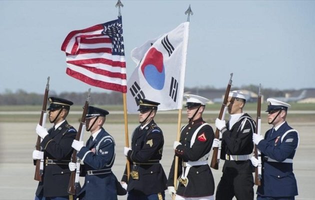 ΗΠΑ: Δεν συζητάμε αποχώρηση αμερικανικών στρατευμάτων από τη Νότια Κορέα