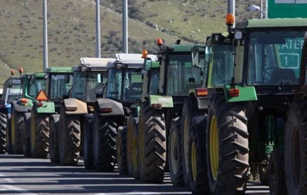 Έκλεισαν την εθνική οδό Πατρών-Πύργου οι αγρότες