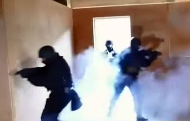 Δείτε καρέ-καρέ την εντυπωσιακή αναπαράσταση της απελευθέρωσης Λεμπιδάκη (βίντεο)