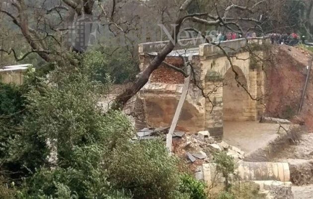 Η στιγμή που καταρρέει ιστορική γέφυρα 111 ετών σε live μετάδοση (βίντεο)