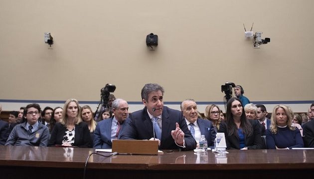 Ρατσιστή και απατεώνα χαρακτήρισε τον Τραμπ ο πρώην δικηγόρος του