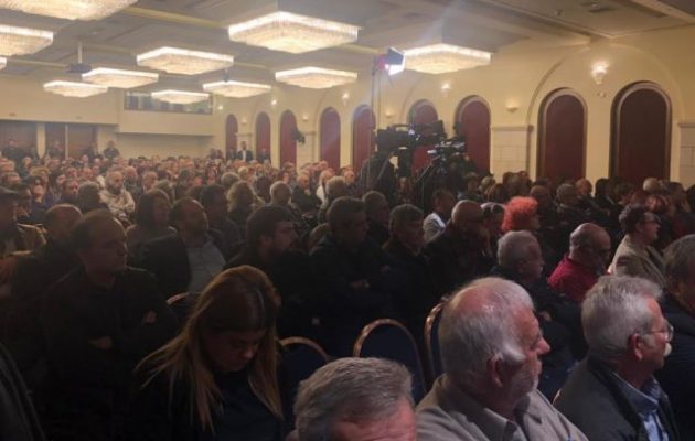 Το αδιαχώρητο στην ομιλία Τζανακόπουλου στο Ηράκλειο – 1.000 άκουσαν την ομιλία του, 10 έβριζαν απέξω