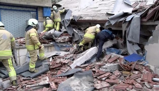 Κατέρρευσε οκταώροφο κτίριο στην Κωνσταντινούπολη – Ένας νεκρός (βίντεο)