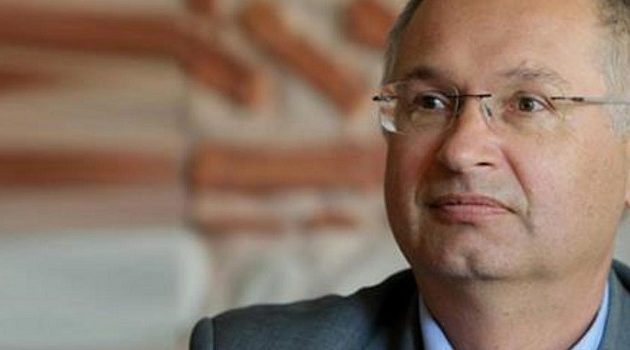 Βουλευτής παραιτήθηκε γιατί έκλεψε ένα σάντουιτς