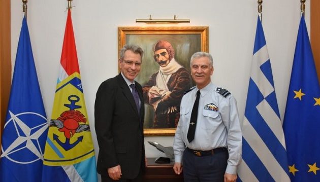 Στο Πεντάγωνο ο Πάιατ για να συγχαρεί τον νέο Αρχηγό ΓΕΕΘΑ Χρήστο Χριστοδούλου