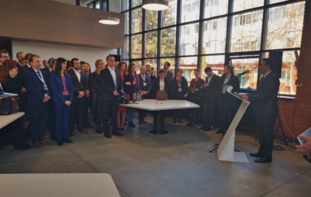 Ο Νίκος Παππάς στα Σκόπια για τον «ψηφιακό μετασχηματισμό» της χώρας – Ευχαριστεί ο Ζάεφ