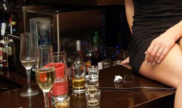 Ξάνθη: Ελληνίδες σερβιτόρες σε μπαρ καταγγέλουν τον εργοδότη τους ότι ήθελε να τις εκδίδει