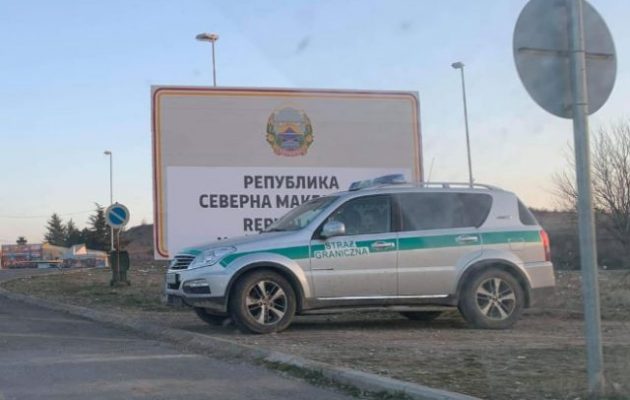 «Αρχαιομακεδόνες» σλαβόφωνοι επιτίθενται στις πινακίδες και σβήνουν το «Βόρεια»