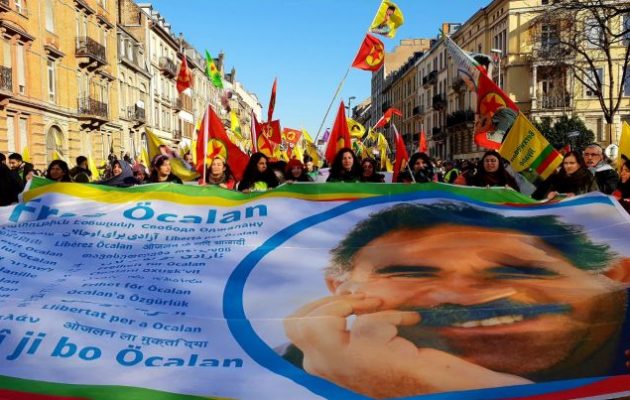 Χιλιάδες Κούρδοι διαδήλωσαν στο Στρασβούργο ζητώντας «λευτεριά στον Οτσαλάν»
