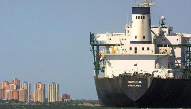 Δεξαμενόπλοια που πλέουν στα χωρικά ύδατα της Βενεζουέλας απειλούνται με κατάσχεση των φορτίων τους