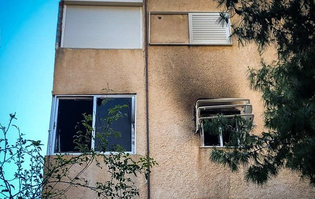 Τι είπε στους αστυνομικούς η μάνα που άφησε το μωρό της στο σπίτι και κάηκε ζωντανό