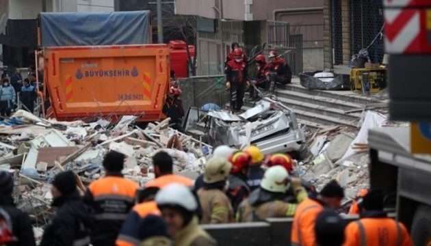 Συλλήψεις για την κατάρρευση της φονικής πολυκατοικίας με τους 21 νεκρούς στην Κωνσταντινούπολη