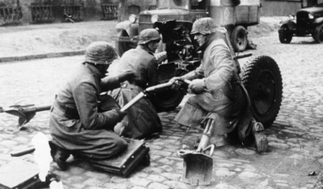 Αποκάλυψη: «Η Γερμανία ακόμη πληρώνει συνεργάτες των SS του Χίτλερ»