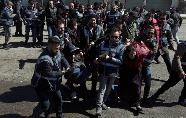 Επεισόδια στην Τουρκία μετά τον θάνατο Κούρδου πατριώτη στις φυλακές (φωτο)