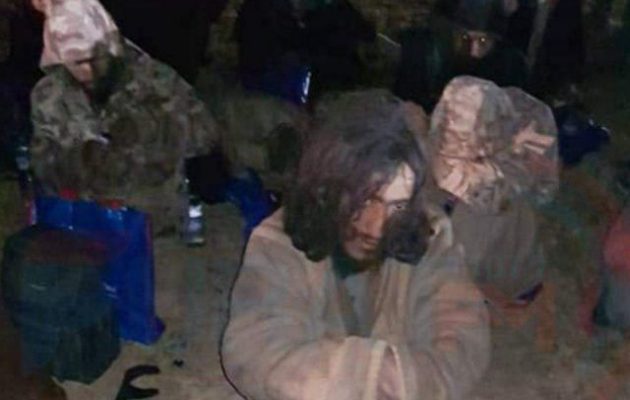 Το Ισλαμικό Κράτος στέλνει βομβιστές αυτοκτονίας πάνω σε όσους παραδίδονται