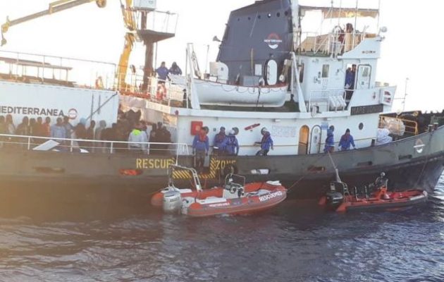 Κατασχέθηκε πλοίο ανθρωπιστικής οργάνωσης στην Ιταλία – Είχε διασώσει μετανάστες