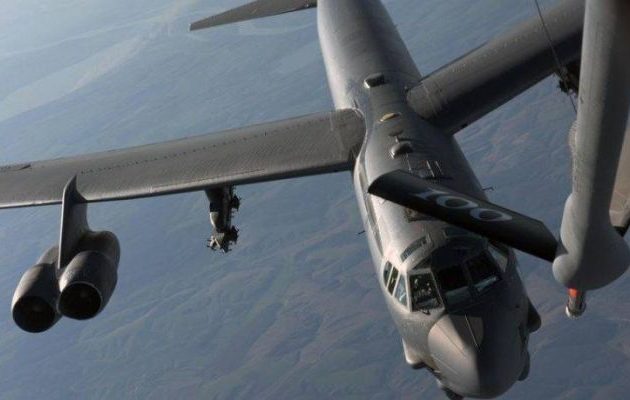 Αμερικανικά βομβαρδιστικά B-52 πέταξαν πάνω από την Ελλάδα