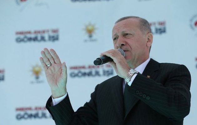 Ο Ερντογάν θέλει επαναφορά της θανατικής ποινής για να «μη ταΐζει» τους φυλακισμένους πραξικοπηματίες
