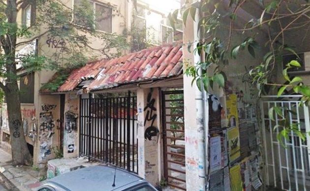 Η Αστυνομία «μπούκαρε» στην κατάληψη των «τζιχαντιστών» στα Εξάρχεια – 70 προσαγωγές