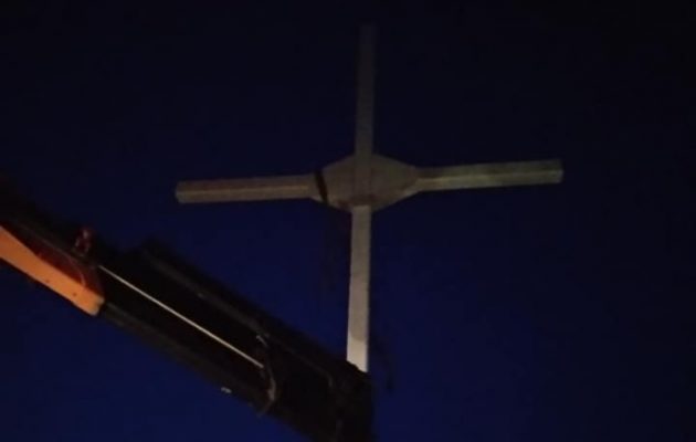 Λέσβος: Δεκάδες συλλήψεις για τον νέο Σταυρό στην Απελή