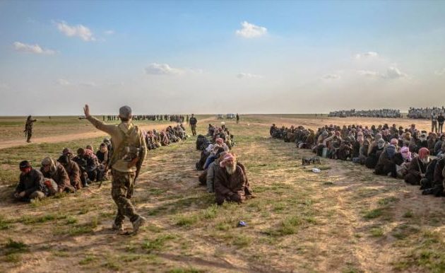 500 μέλη της οργάνωσης Ισλαμικό Κράτος παραδόθηκαν στους Κούρδους