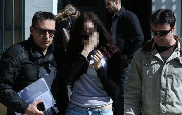 Τι λέει ο δικηγόρος της 30χρονης που κάηκε ζωντανό το μωρό της στη Βάρκιζα