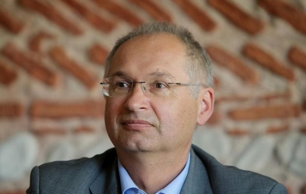 Σάλος με τον βουλευτή που έκλεψε σάντουιτς: «Δεν ήταν κλοπή, αλλά κοινωνικό πείραμα»