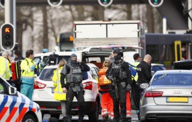 Άνδρας άνοιξε πυρ μέσα σε τραμ στην Ολλανδία – Σε συναγερμό η χώρα