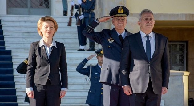 Εύσημα της Γερμανίδας υπ. Άμυνας σε Αποστολάκη για τη Συμφωνία των Πρεσπών