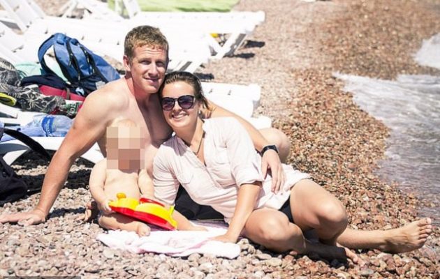 Παιδεραστής κατέσφαξε με 62 μαχαιριές τον γιο του και στραγγάλισε την γυναίκα του