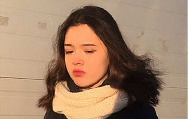 15χρονη σκοτώθηκε όταν στήθηκε στις γραμμές για να βγάλει σέλφι με διερχόμενο τρένο